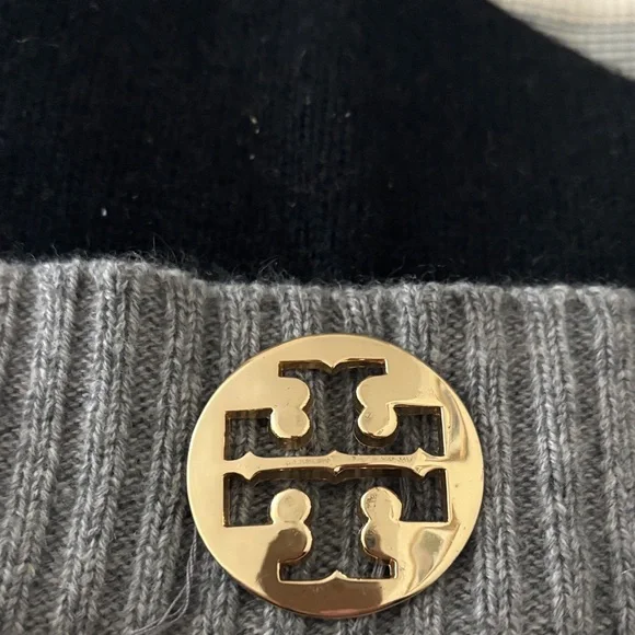 Tory Burch Black and Gray Knit Beanie EUC 100% Cashmere 